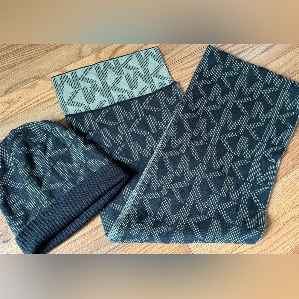 Michael Kors Scarf and Hat set. Like new condition